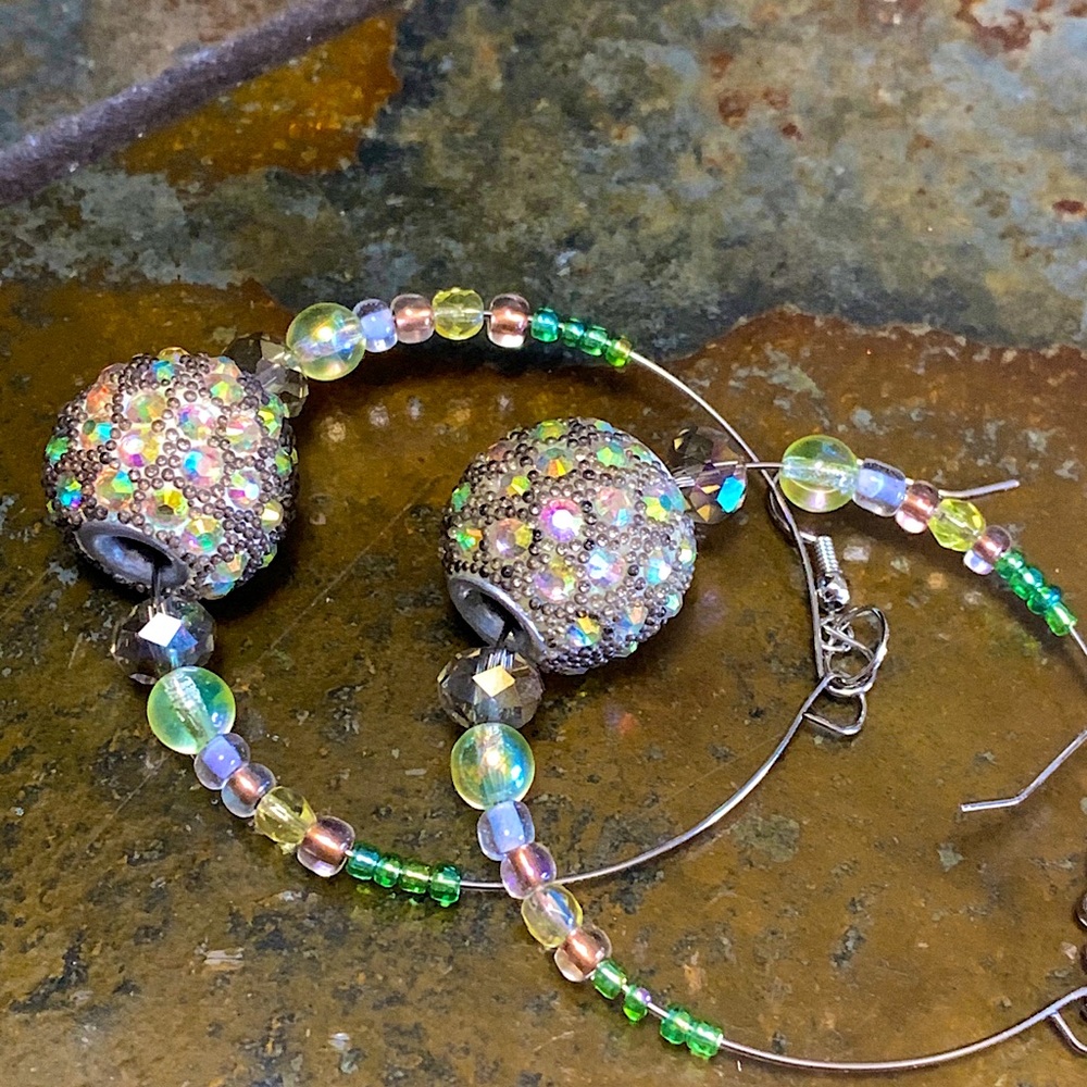 Beautiful beaded hoops✨ - Picture 2 of 3